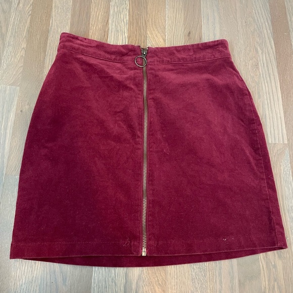 Burgundy corduroy zip front skirt - Picture 2 of 4
